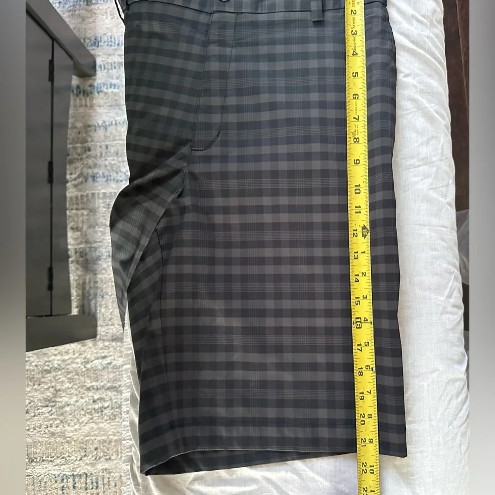 Nike Golf Dri-FIT Plaid Shorts Mens Size 36 Gray Performance Flat Front